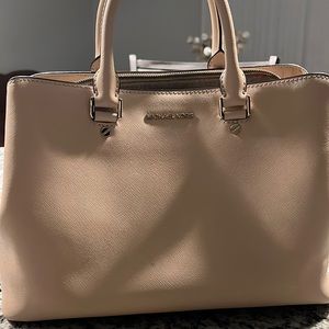 Gently used Michael kor hand bag